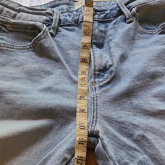 Driftwood Embroidered Floral Cropped Jeans - Picture 10 of 11